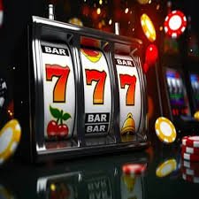 Kartu remi di meja live casino yang tertata rapi dalam persiapan pertandingan